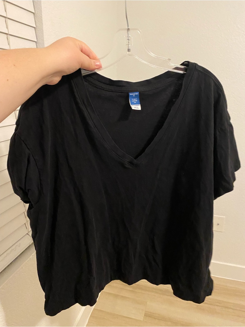 Old Navy Black V-Neck Women's Top Size XL